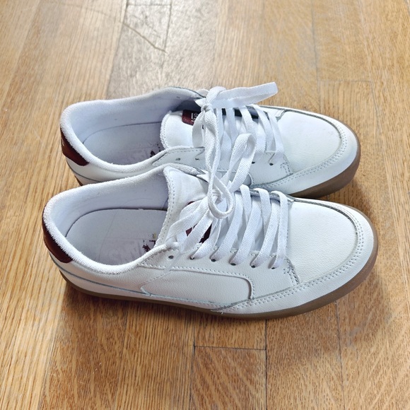 Vans White Leather Sneakers - Picture 1 of 5